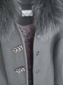 Elegantný dámsky vlnený kabát s kožušinkou veľ. 44 - 3