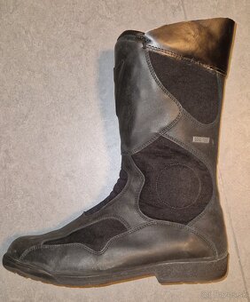 Vanucci a Dainese velk. 44 - 3