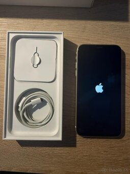 iPhone 11, Apple Watch Series 4 44mm - 3