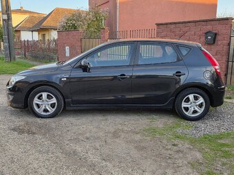 Hyundai i30 1.6 CRDi Facelift mod. 2011 Nová STK SK ŠPZ - 3