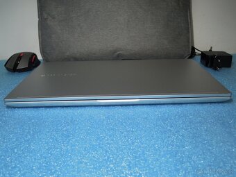 ASUS VivoBook 15.6“ 16GB 512GB Full HD Podsvit i5 IrisX - 3