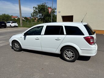Predám Opel astra 2009 super cena 850€ - 3