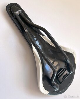 sedlo Fizik Antares VS Braided Carbon - 3