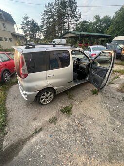 Rozpredám Toyota Yaris Verso 1,3 benzín, r.v. 2003 - 3