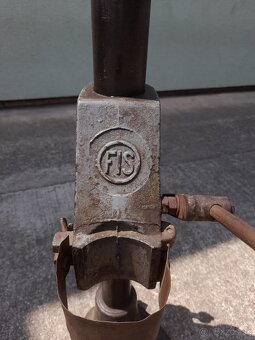 Stojan na vŕtačku, vŕtačka - 3