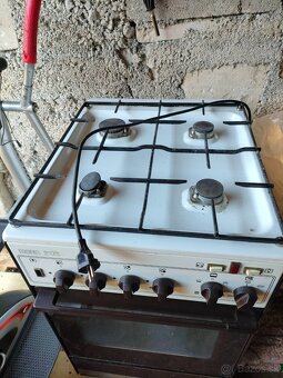 Plynový sporák MORA s elektrickou rúrou. - 3