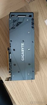 Predám GIGABYTE Radeon RX 6800 XT 16GB - 3