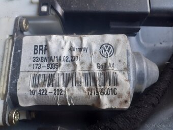 Golf 4 3-dver stahovanie P.Ľ eletricke - 3