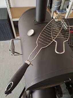 Zahradny gril s prislusenstvom - 3