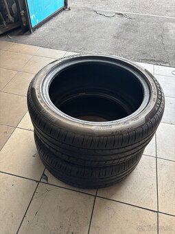 225/45R17 - 3