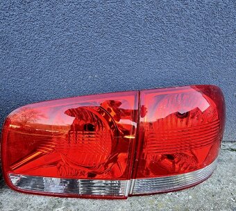 ZADNÉ SVETLÁ VOLKSWAGEN TOUAREG 7L - 3