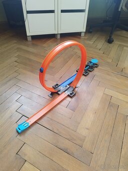Predám Hot Wheels dráhy – set s motormi - 3