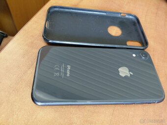 Apple iPhone XR 64 GB Black - Batária 81 % - 3