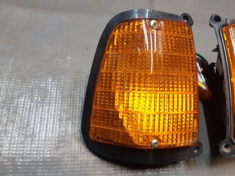 Skoda 120,130,rapid predné smerovky - 3