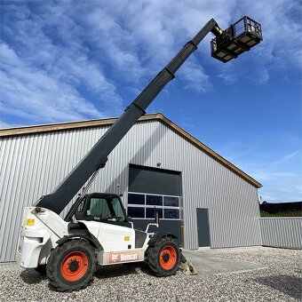 Služby teleskopickým nakladačom BOBCAT T4017 - 3
