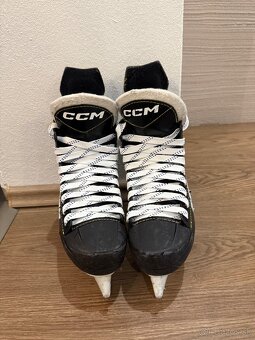 Detské hokejové korčule CCM veľkosť 35 - 3