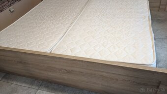 veľká manželská posteľ - 3