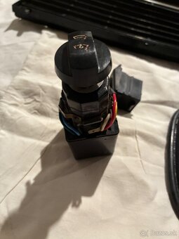 Diely Skoda, mriežka Mko, prepínač 100 MB, tlacitko 105 120 - 3