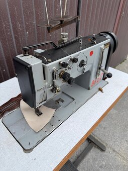 Dvoujehlový šicí stroj Adler 267 4 mm Pfaff Dürkopp - 3