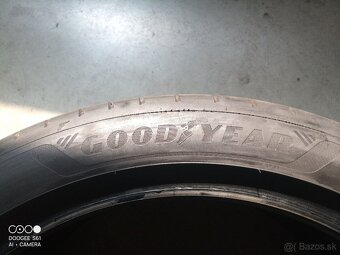 245/40R19 - 3