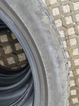 Letné Pneumatiky Bridgestone 225/45 r19 - 3