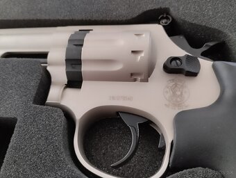 SMITH&WESSON VZDUCHOVÁ PIŠTOL 4,5mm - 3