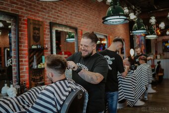 🎯 HĽADÁME SENIOR BARBERA DO NÁŠHO TÍMU V KOŠICIACH 💈✂️ - 3