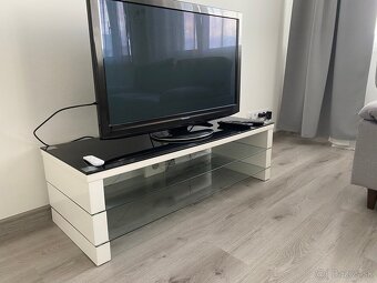Televízny stolík - 3