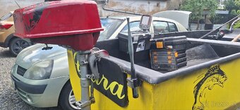 Predám laminatovy čln na ryby - 3