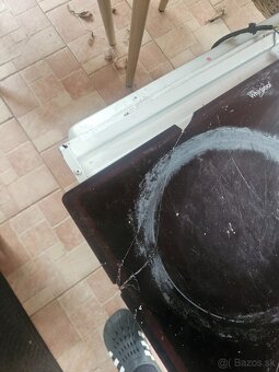Varná doska Whirpool plne funkčná puknutá - 3