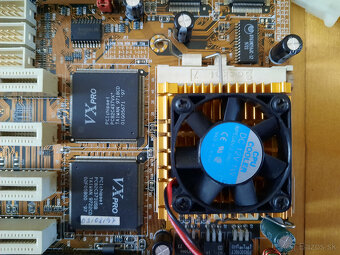 Retro zakladna doska PCChips M537 V5.1 + RAM + CPU - 3