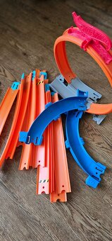 Hot wheels garaz + draha + auticka - 3