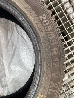 Predám zimné pneu 205/55 R17 - 3