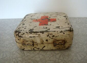 Stará sovietska vojenská lekárnička - 3