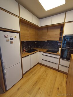 Prenájom Zelená stráň s výhladom - 2 izb.byt + 2 park.miesta - 3