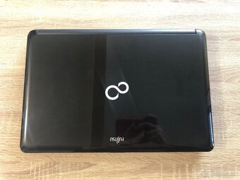 15,6" notebook Fujitsu Lifebook AH530 / 4GB/128GB TOP stav - 3