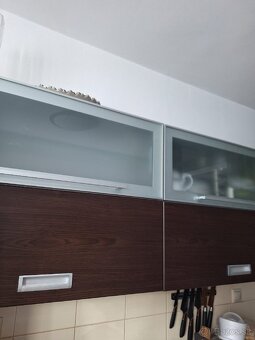 Vrchné skrinky kuchynskej linky - 3