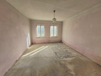 PREDAJ - Slnečný Pozemok 549 m2 so starým Rodinným Domom - 3