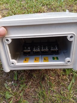 Predám elektrický rozvádzač (skrinku) - 3