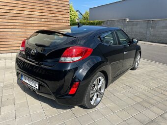 Hyundai Veloster 1.6 GDI Extreme - 3