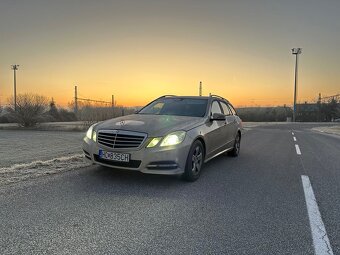 Mercedes benz W212 E200 2012 - 3