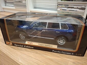 Porsche Cayenne S 1/18 - 3