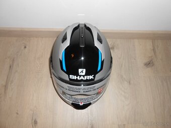 Predam krasnu novu moto prilbu znacky SHARK EVO GT SEAN - 3