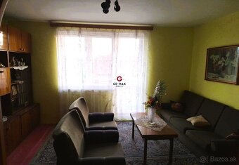 RODINNÝ DOM S VEĽKOU ZÁHRADOU, GARÁŽOU A HOSPODÁRSKOU BUDOVO - 3