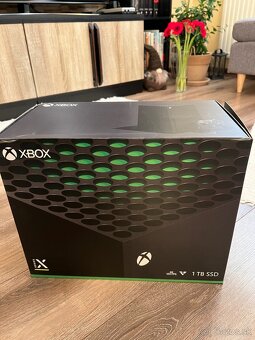 Xbox Series X 1TB + XBOX Wireless Headset - 3