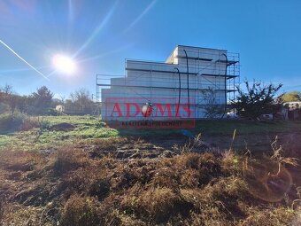 ADOMIS - predám 4-izb. tehlový RD Nižná Hutka 192m2,garáž,3x - 3