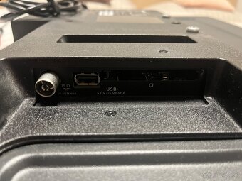 PHILIPS 5500er Serie 32'' - 3