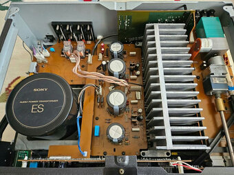 High-end zosilnovac Sony trieda ES - 3