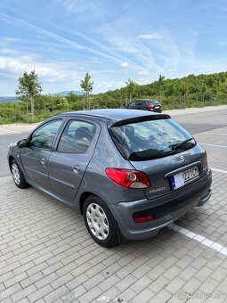 Predám Peugeot 206+ 1.4 Benzín - 3