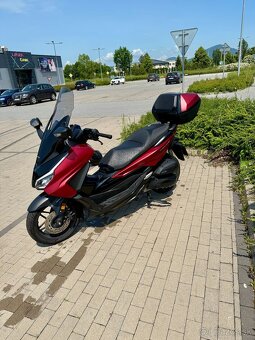 Honda Forza 125 (ročník 2023, iba 3880km, pre skupinu B) - 3